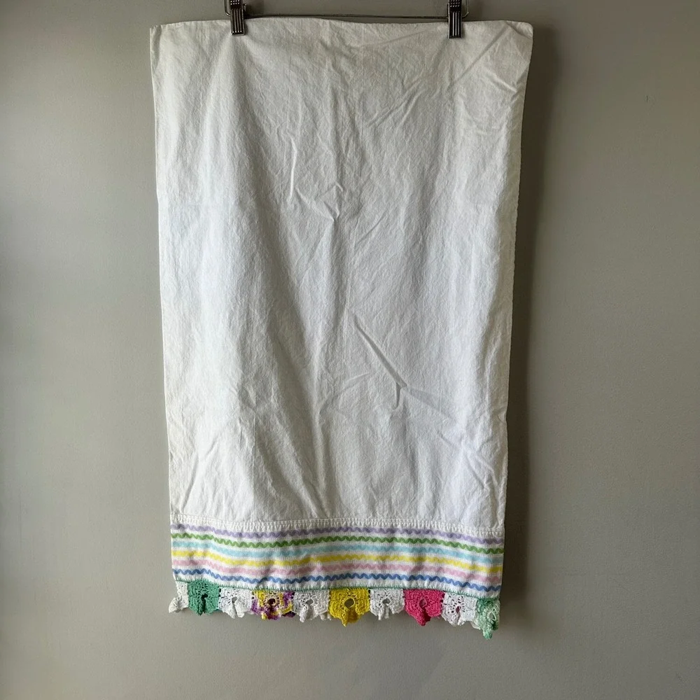 2 Dan River Pillowcases Vintage White Cotton Muslin Rickrack Crochet Lace Trim